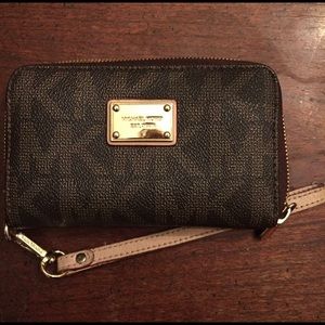 Michael Kors wristlet wallet